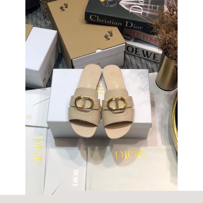 ch**an D*or slippers